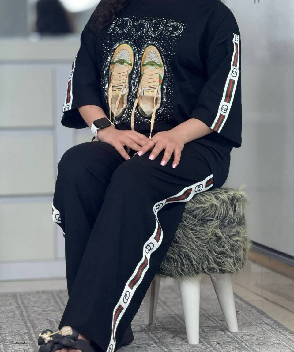 ست تیشرت و شلوار کتونی زنانه